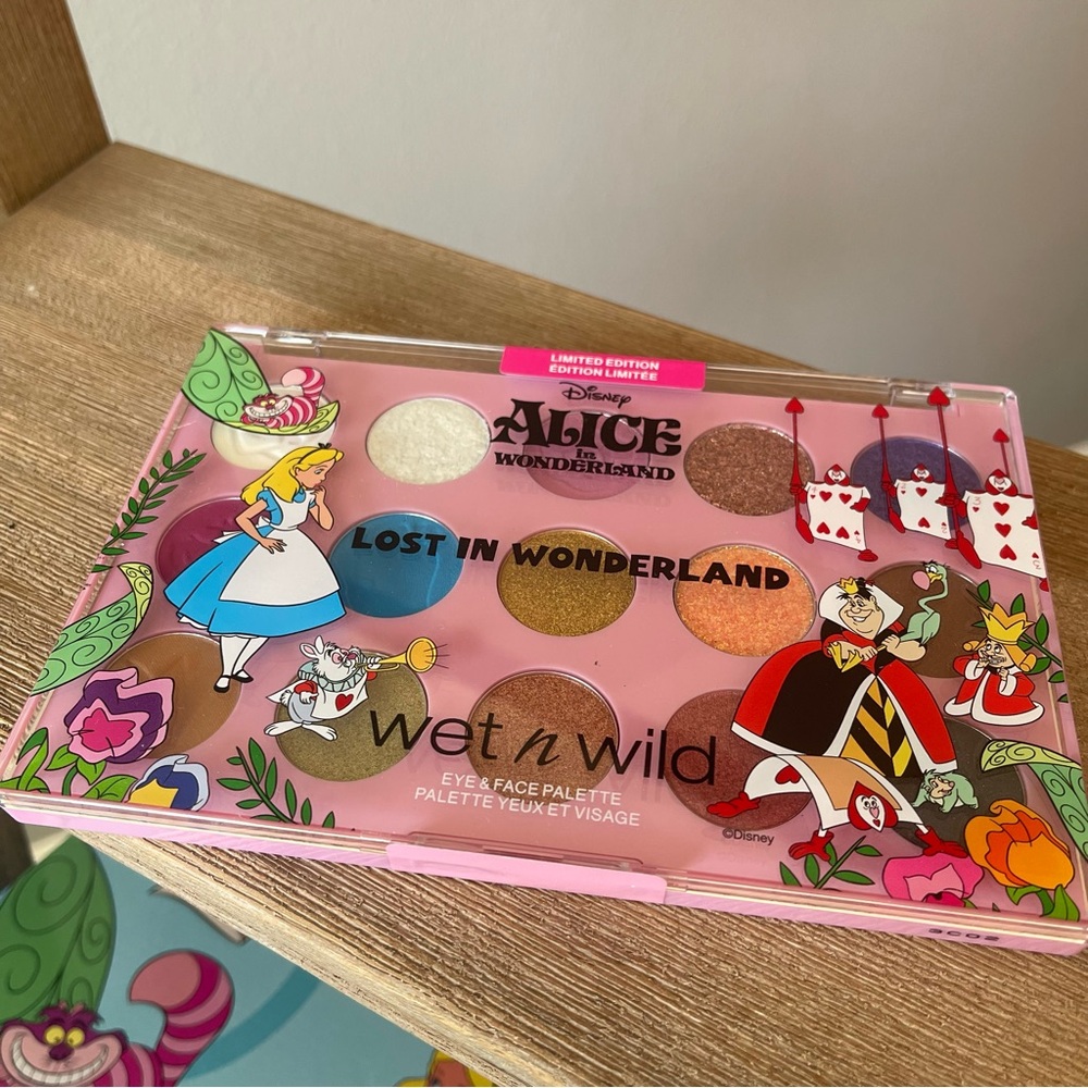 wet n wild Alice in Wonderland Makeup Set - Picture 10 of 16